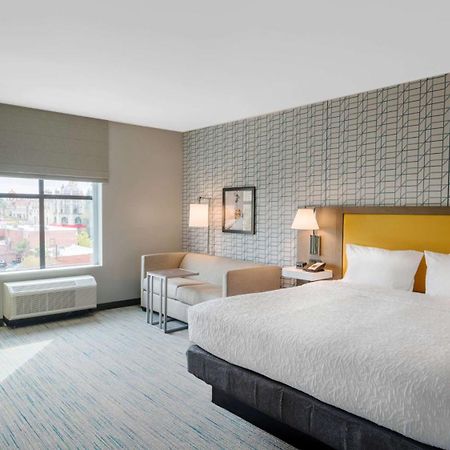 Hampton Inn Riverside Downtown Eksteriør bilde